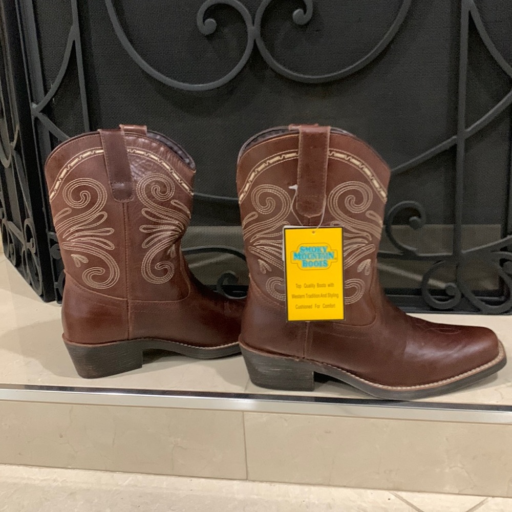 Smoky Mountain Boots. Western style